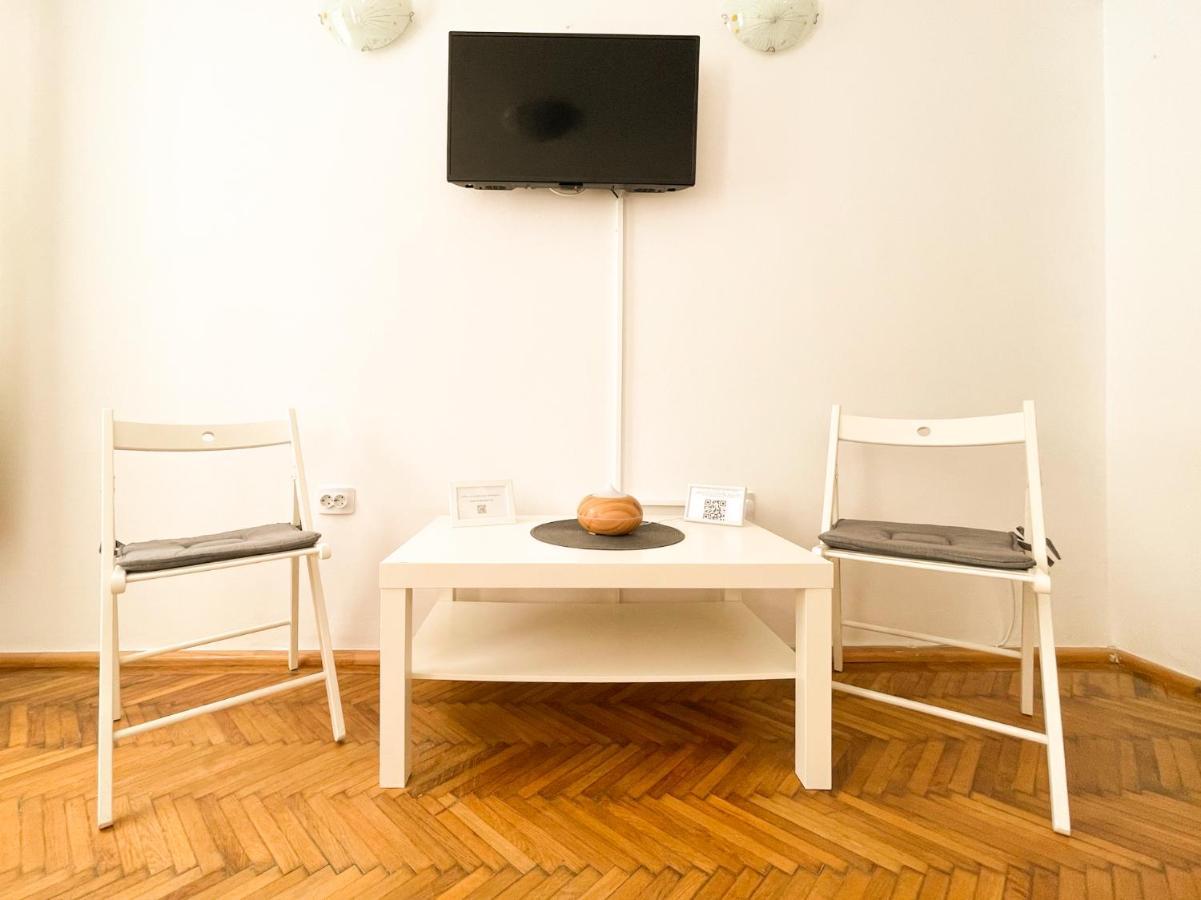 White Moon Apartment Brasov Exterior photo