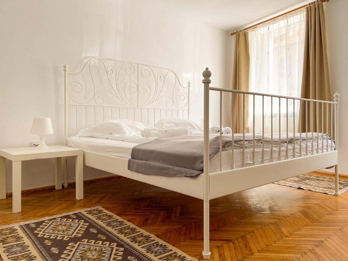 White Moon Apartment Brasov Exterior photo